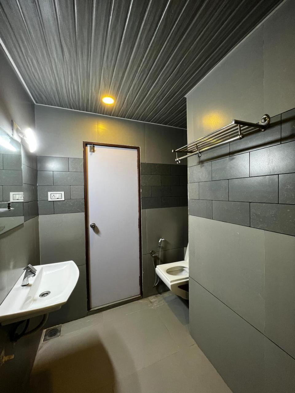 Hotel Savera Inn Morbi 外观 照片